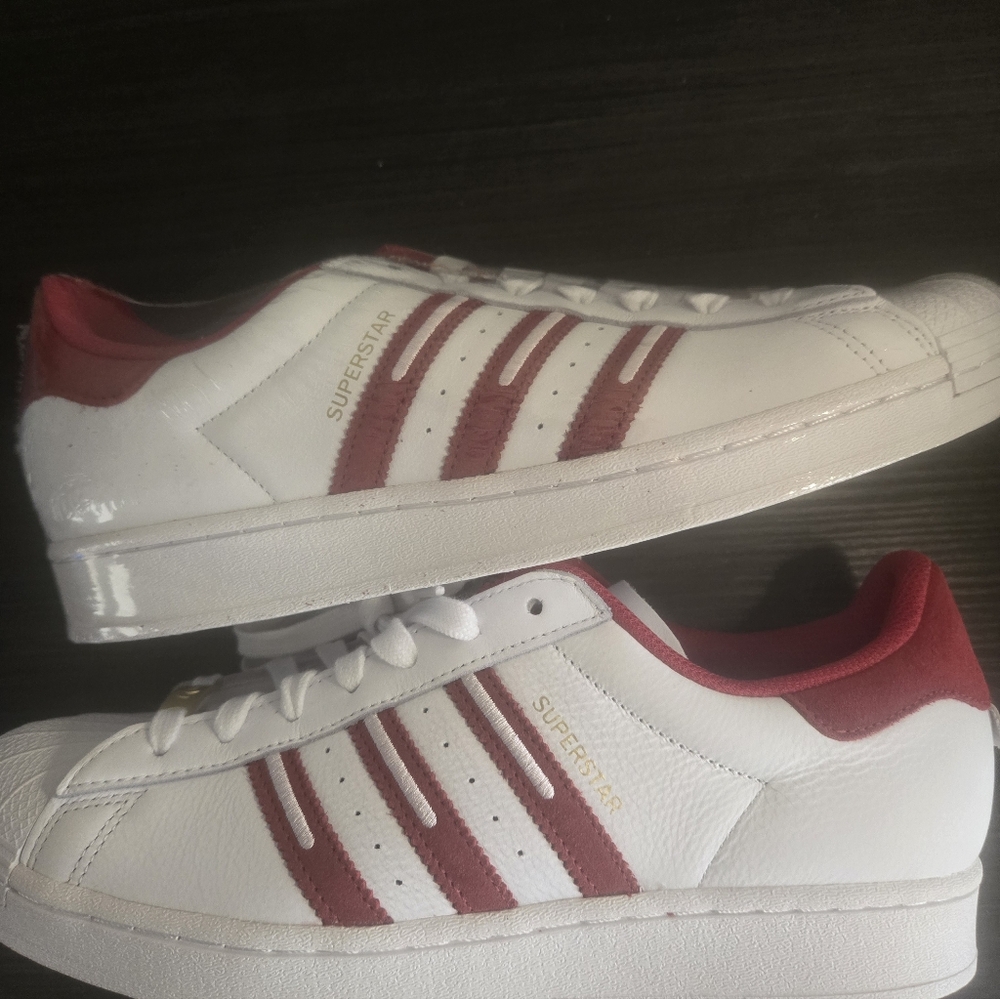 Adidas Superstar Men’s Size 11 ID1371 White Red Embroidered 3 Stripes NEW - Picture 2 of 9